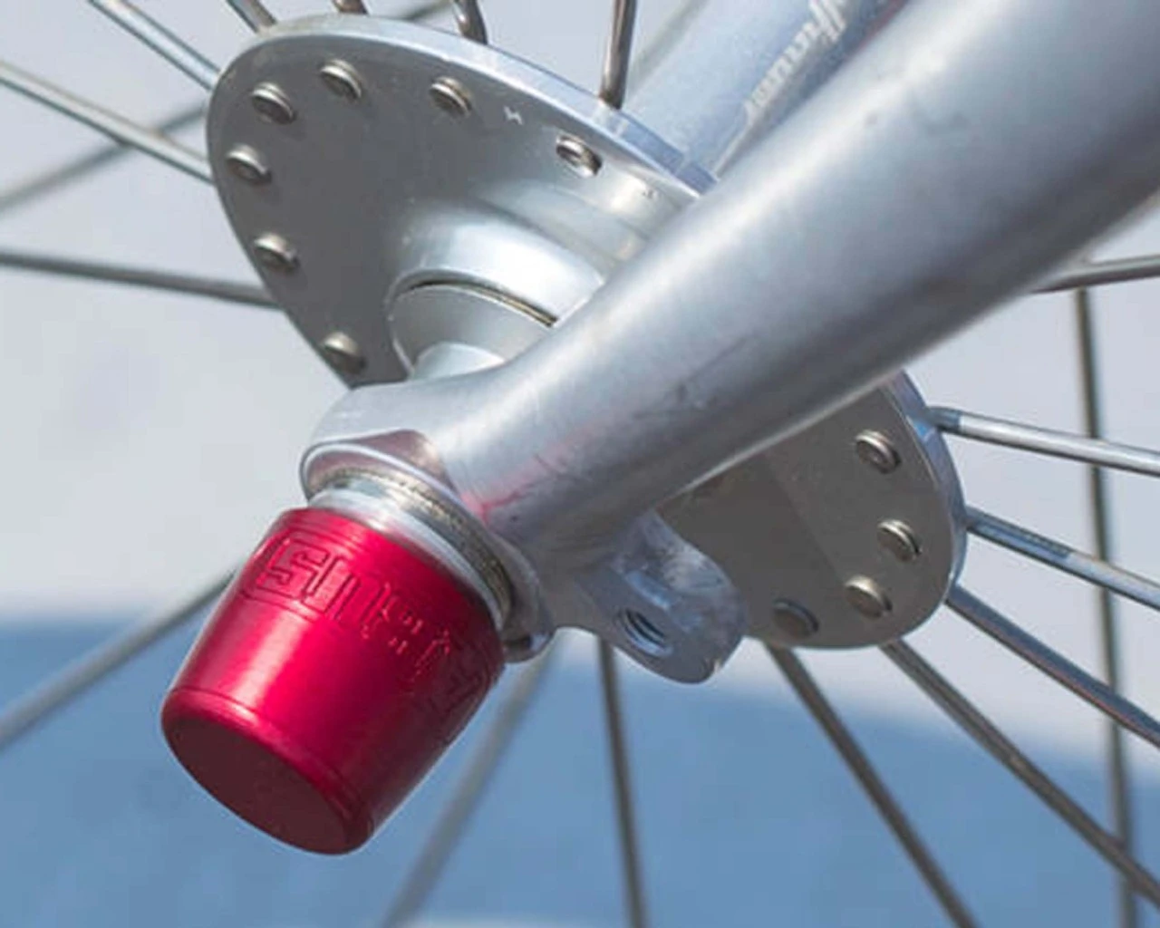 Abus NutFix Nabendynamo Vollachse 3/8 Zoll | Schwarz 4 Abus NutFix Nabendynamo Vollachse 3/8 Zoll | Schwarz – Bild 2