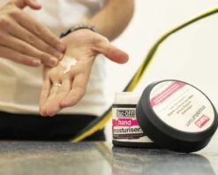 Muc-Off Antibakterielle Feuchtigkeits-Handcreme 250ml 9 Muc-Off Antibakterielle Feuchtigkeits-Handcreme 250ml -Cube Verkaufsgeschäft muc off antibakterielle feuchtigkeits handcreme 250ml 003 77242 2200x1760 1280x1280