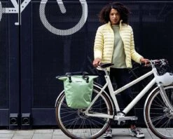 Ortlieb Bike-Shopper 20 Liter QL2.1 Wasserdichte Fahrradtasche PVC-frei | Pistacchio -Cube Verkaufsgeschäft ortlieb bike shopper 20 liter ql21 wasserdichte fahrradtasche pvc frei pistacchio 004 77415 2200x1760 1280x1280