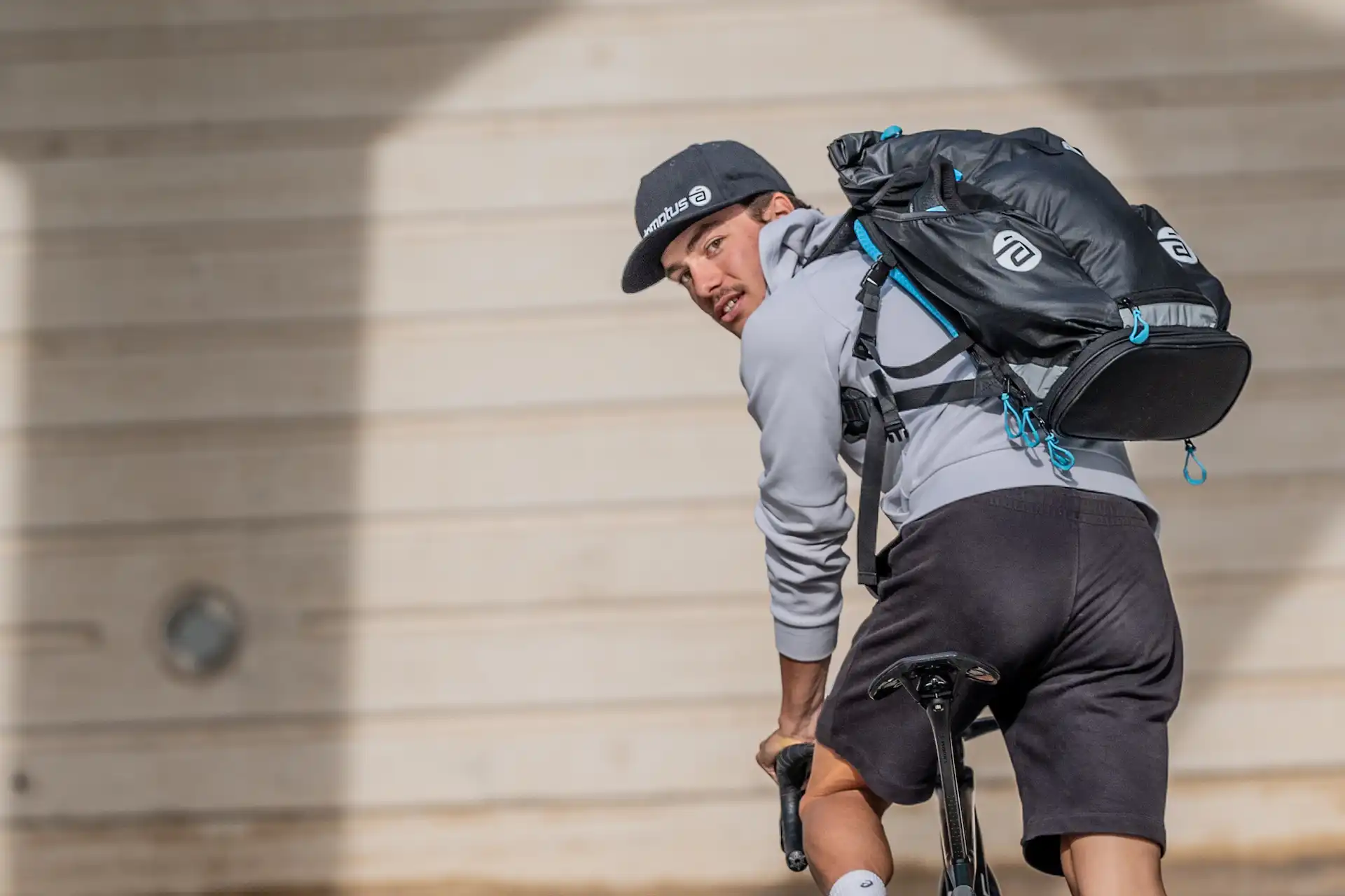 Cube Verkaufsgeschäft -Cube Verkaufsgeschäft 9816273